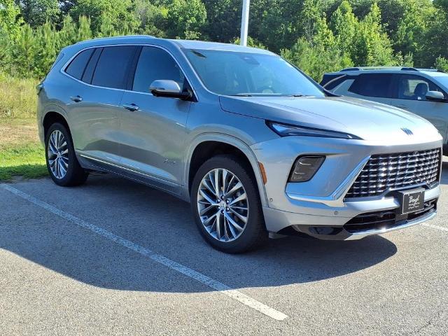 2025 Buick Enclave Vehicle Photo in EMPORIA, VA 23847-1235