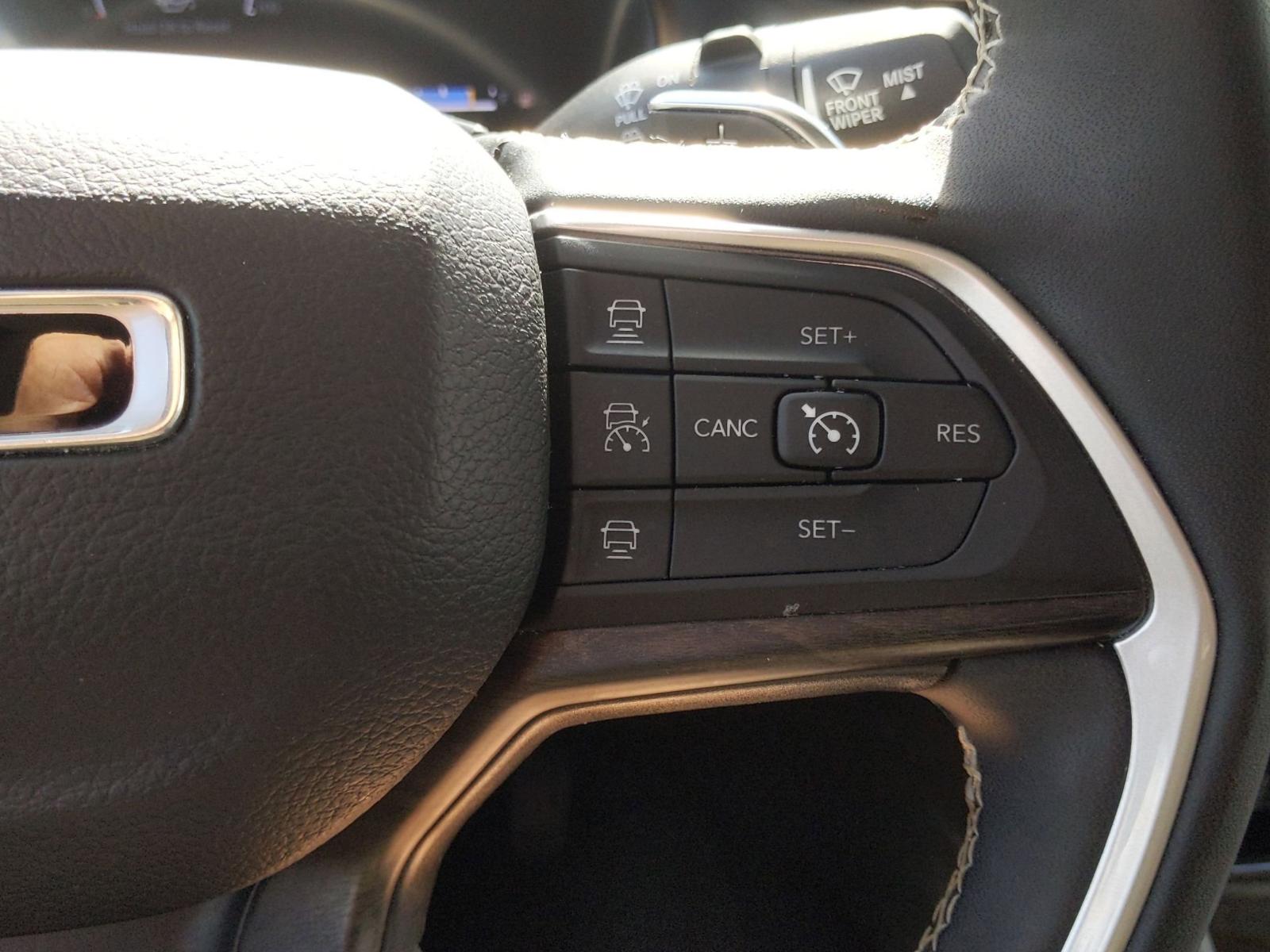 2023 Jeep Grand Cherokee Vehicle Photo in Seguin, TX 78155