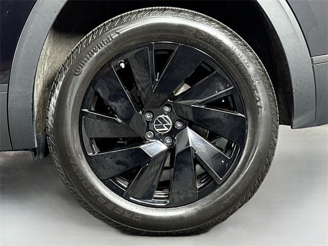 2024 Volkswagen Atlas Cross Sport Vehicle Photo in Puyallup, WA 98371