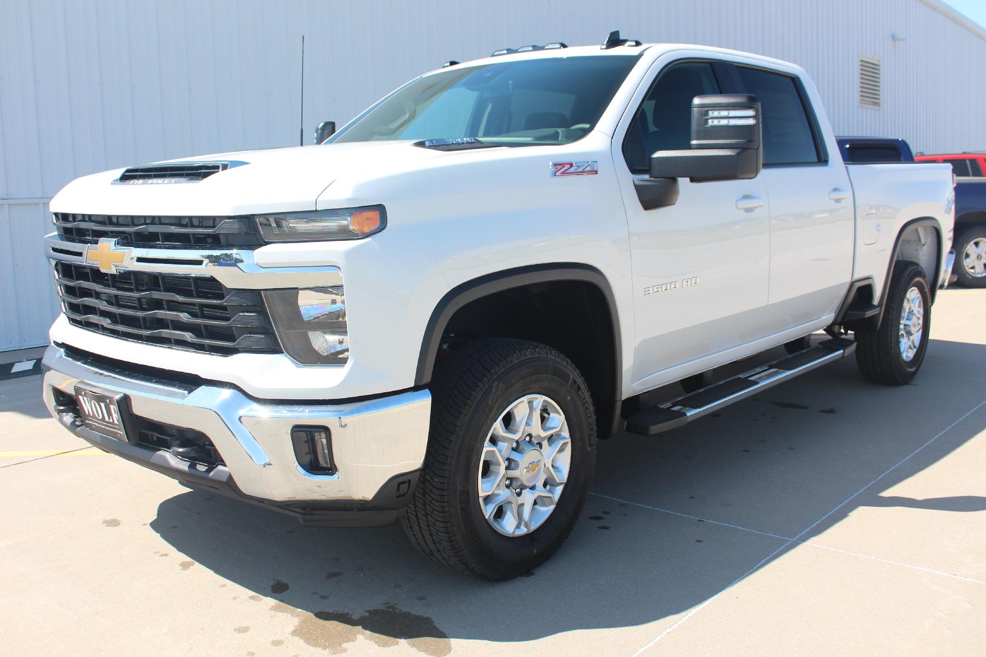 Outer Bed Panel Kit | CHEVROLET SILVERADO 3500HD LT 2024 Outer Bed Panel Kit | CHEVROLET SILVERADO 3500HD LT 2024