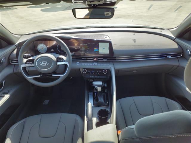 2024 Hyundai ELANTRA Vehicle Photo in Peoria, IL 61615