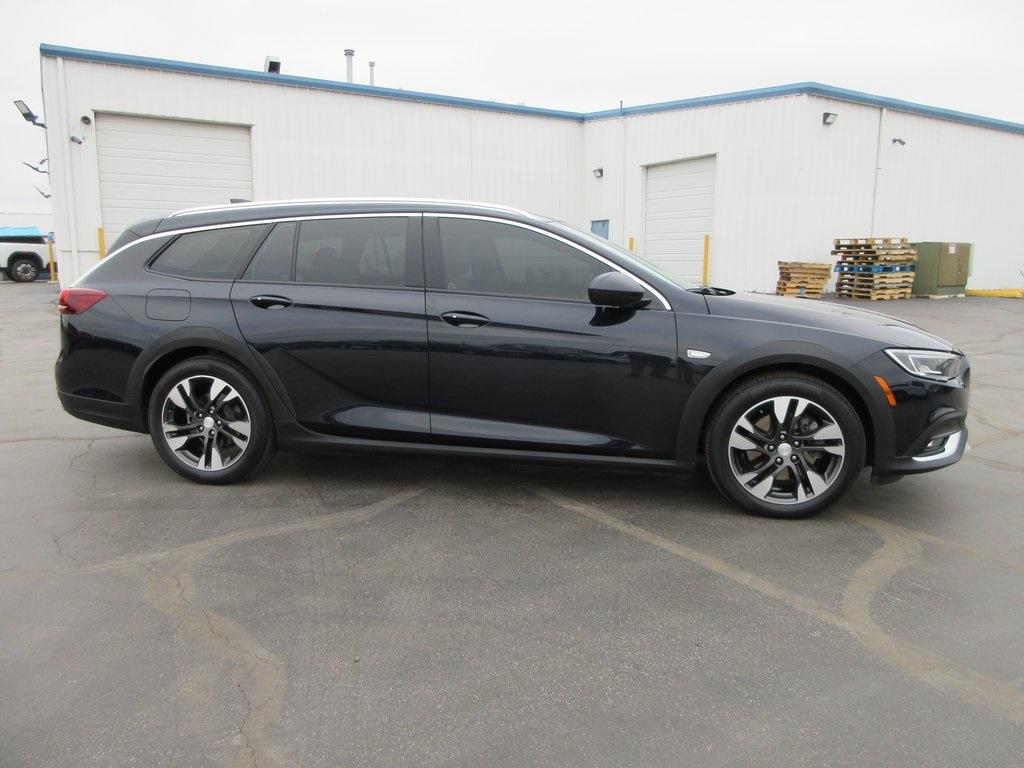 Used 2018 Buick Regal TourX Essence with VIN W04GV8SX4J1168304 for sale in Collinsville, IL