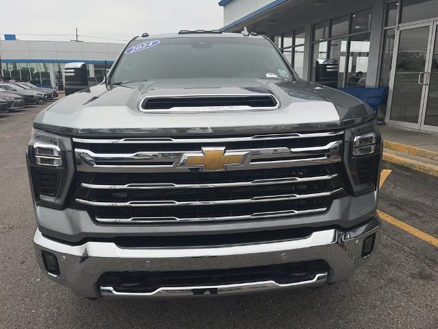 2024 Chevrolet Silverado 2500HD LTZ photo 2