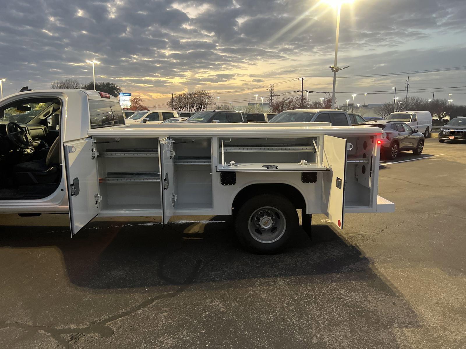 2024 Chevrolet Silverado 3500 HD Chassis Cab Vehicle Photo in GEORGETOWN, TX 78626-7508
