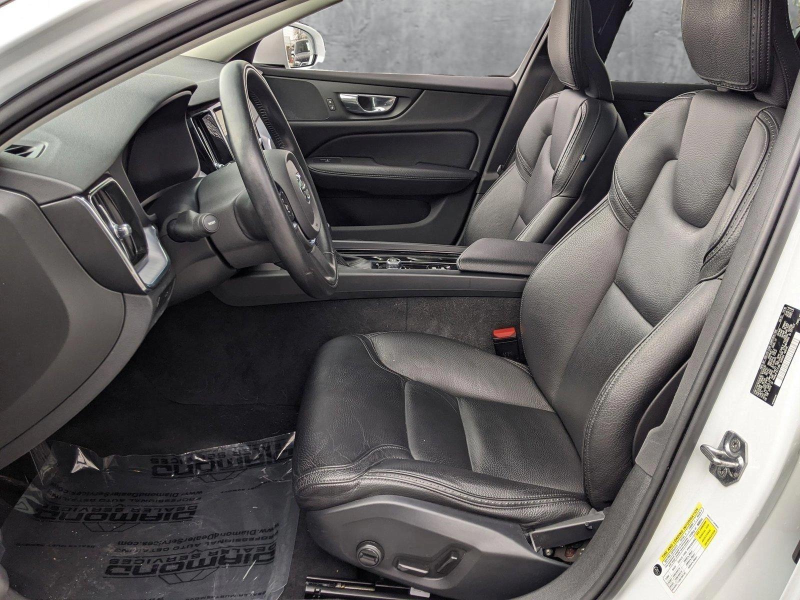 2020 Volvo V60 Cross Country Vehicle Photo in Cockeysville, MD 21030