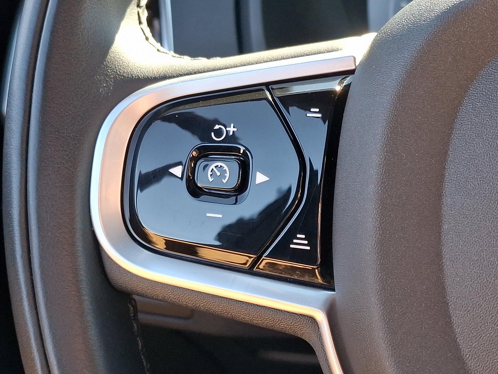 2022 Volvo XC90 Vehicle Photo in Trevose, PA 19053