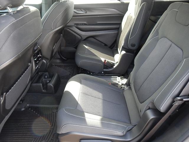 2025 Jeep Grand Cherokee L Vehicle Photo in JASPER, GA 30143-8655
