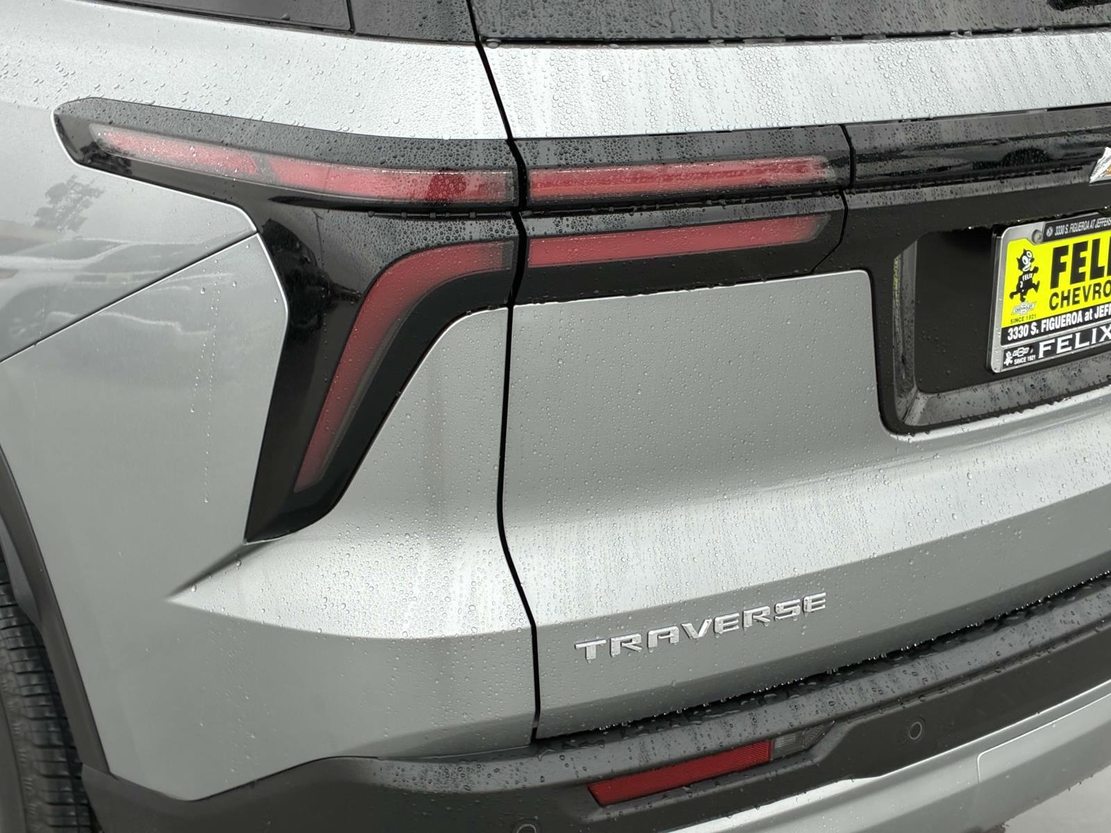 2025 Chevrolet Traverse Vehicle Photo in LOS ANGELES, CA 90007-3794
