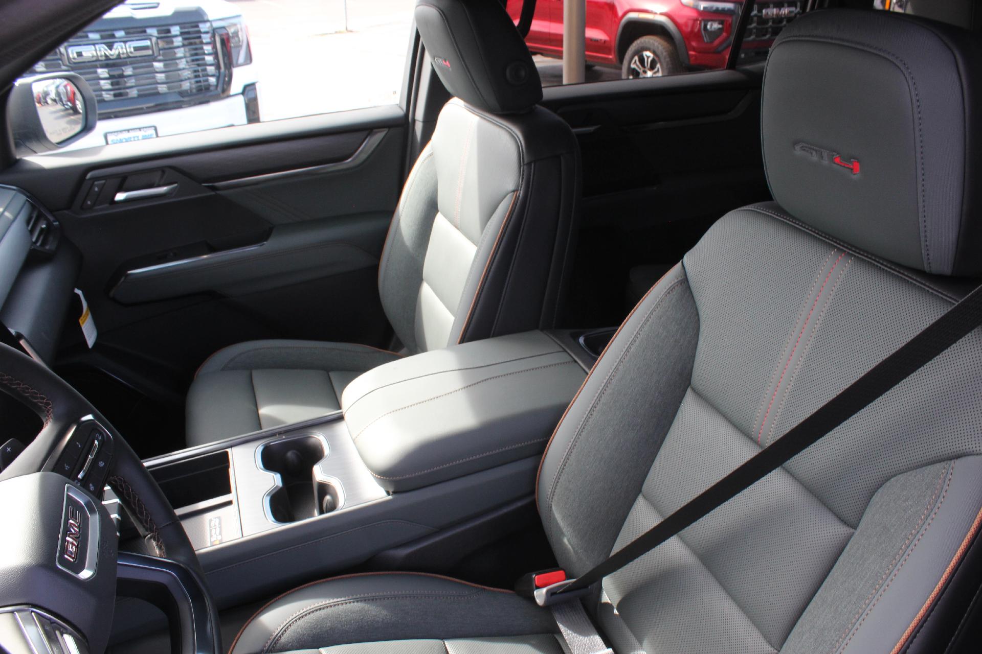 2025 GMC Acadia Vehicle Photo in AURORA, CO 80012-4011