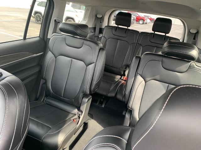 2023 Jeep Grand Cherokee L Vehicle Photo in GREEN BAY, WI 54304-5303