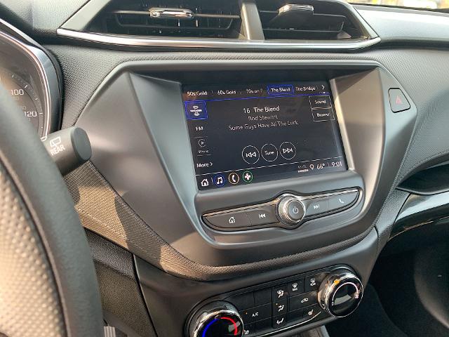 2022 Chevrolet Trailblazer Vehicle Photo in MOON TOWNSHIP, PA 15108-2571