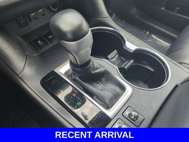 2019 Toyota Highlander Vehicle Photo in Merrillville, IN 46410