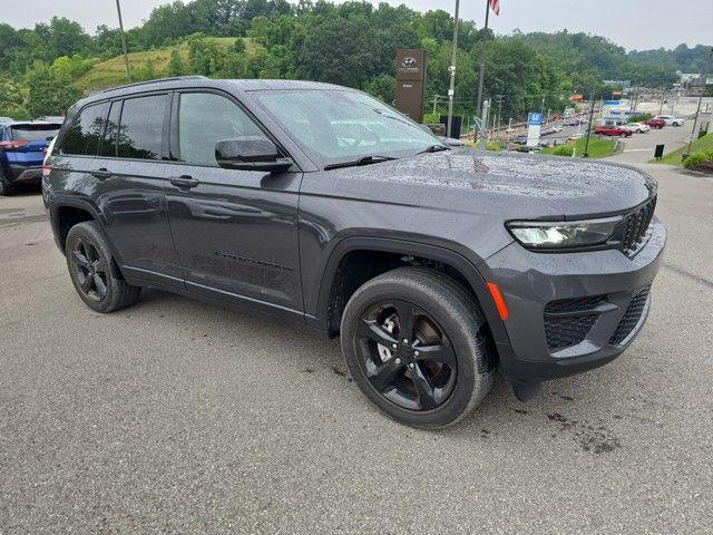 2022 Jeep Grand Cherokee Vehicle Photo in Pleasant Hills, PA 15236