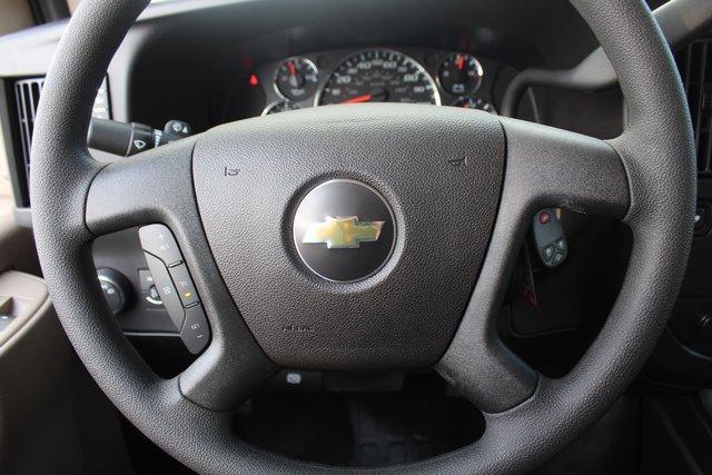 2024 Chevrolet Express Cutaway 3500 Vehicle Photo in SAINT CLAIRSVILLE, OH 43950-8512
