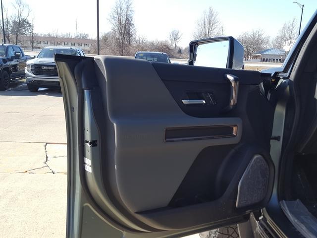 2024 GMC HUMMER EV SUV Vehicle Photo in ELYRIA, OH 44035-6349