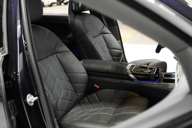 2024 BMW 760i xDrive Vehicle Photo in GRAPEVINE, TX 76051