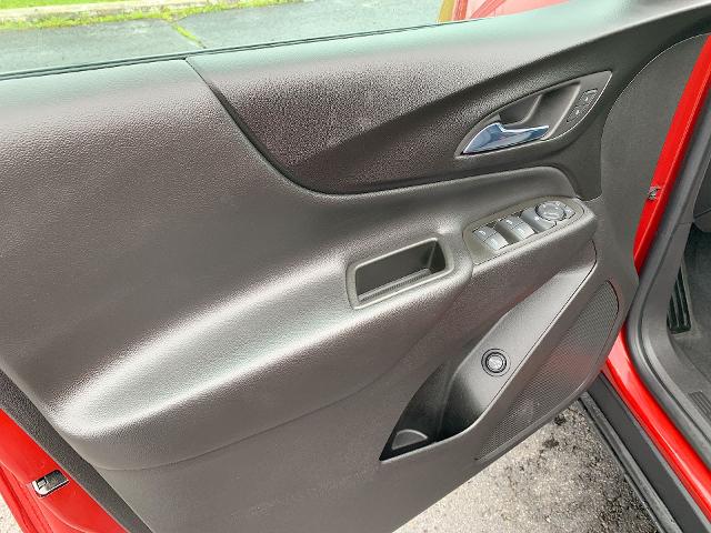 2022 Chevrolet Equinox Vehicle Photo in MOON TOWNSHIP, PA 15108-2571