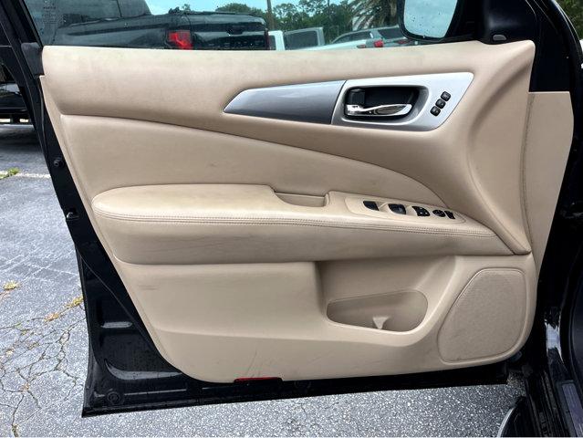 2017 Nissan Pathfinder Vehicle Photo in Savannah, GA 31419