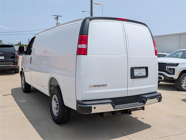 2025 Chevrolet Silverado 3500 HD CC Vehicle Photo in ENGLEWOOD, CO 80113-6708