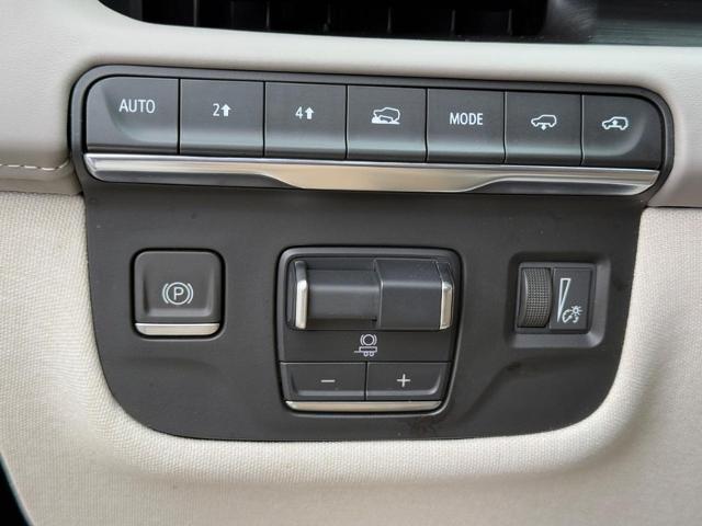 2024 Cadillac Escalade ESV Vehicle Photo in COLUMBIA, MO 65203-3903
