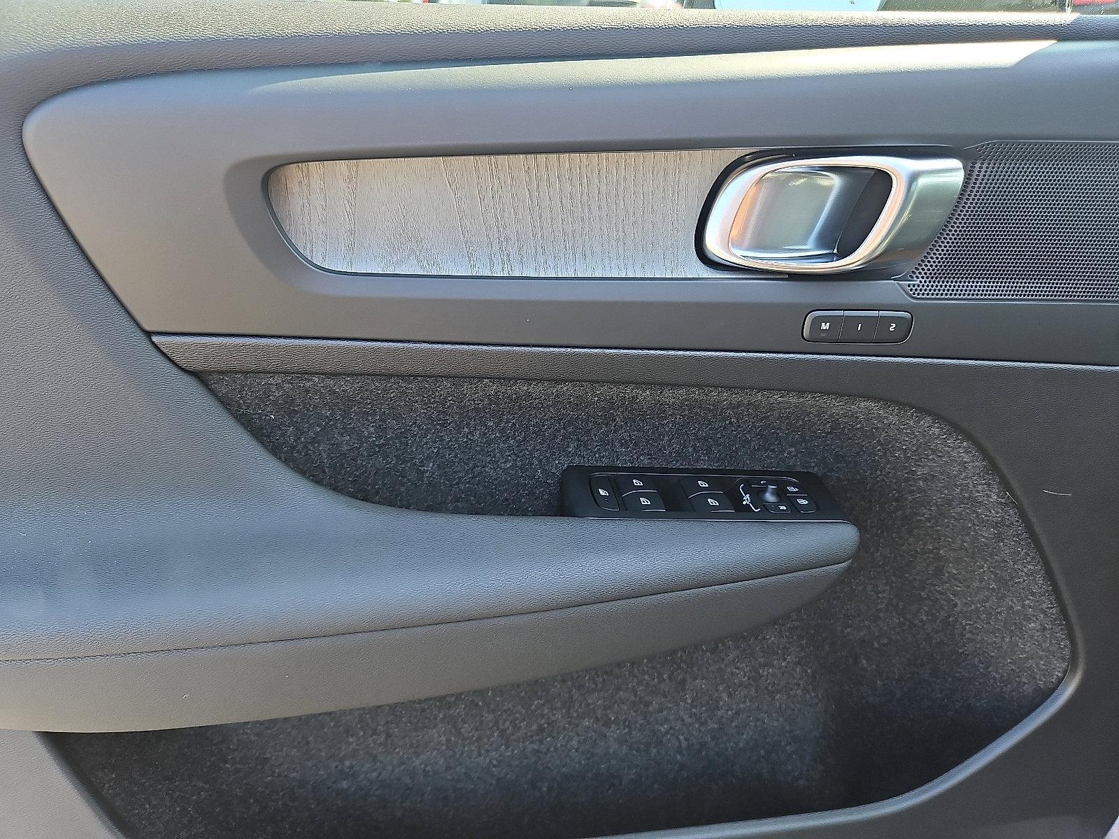 2026 Volvo XC40 Vehicle Photo in Trevose, PA 19053