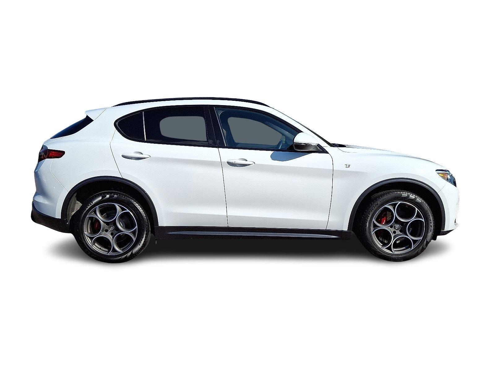 2022 Alfa Romeo Stelvio Vehicle Photo in Willow Grove, PA 19090