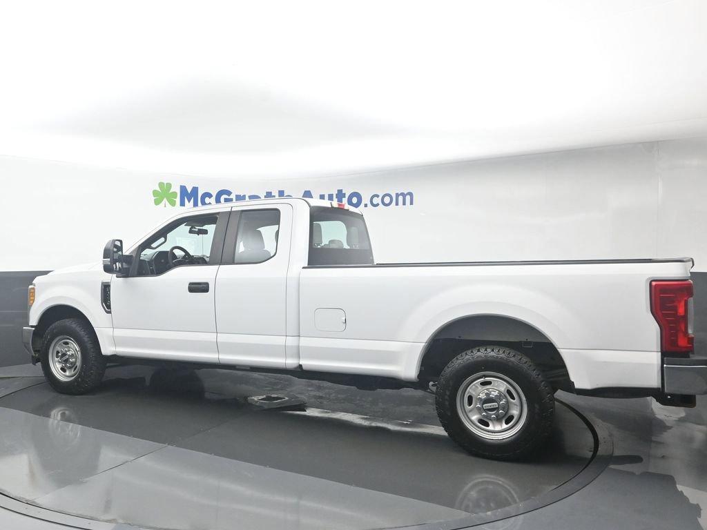 2017 Ford Super Duty F-250 SRW Vehicle Photo in Cedar Rapids, IA 52402