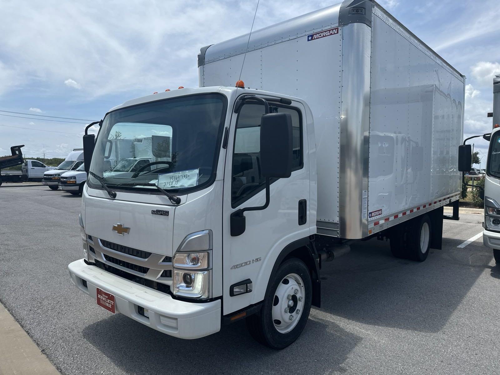 2024 Chevrolet Low Cab Forward 4500 Vehicle Photo in GEORGETOWN, TX 78626-7508