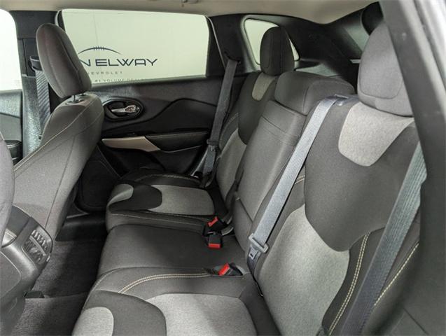 2017 Jeep Cherokee Vehicle Photo in ENGLEWOOD, CO 80113-6708