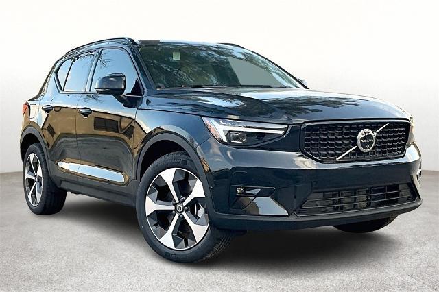 2025 Volvo XC40 Vehicle Photo in Houston, TX 77007