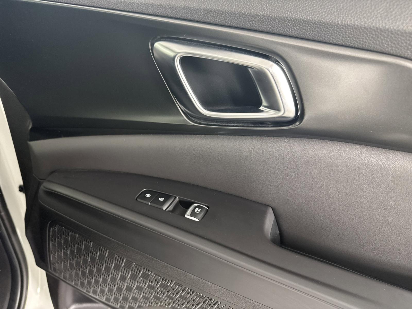 2025 Kia Carnival Hybrid Vehicle Photo in GEORGETOWN, TX 78626-7508