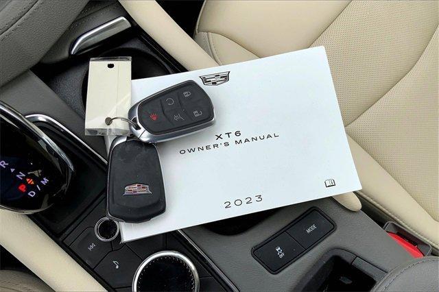 2023 Cadillac XT6 Vehicle Photo in KANSAS CITY, MO 64114-4545