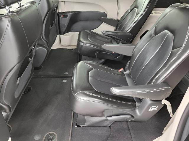 2023 Chrysler Pacifica Vehicle Photo in Green Bay, WI 54304