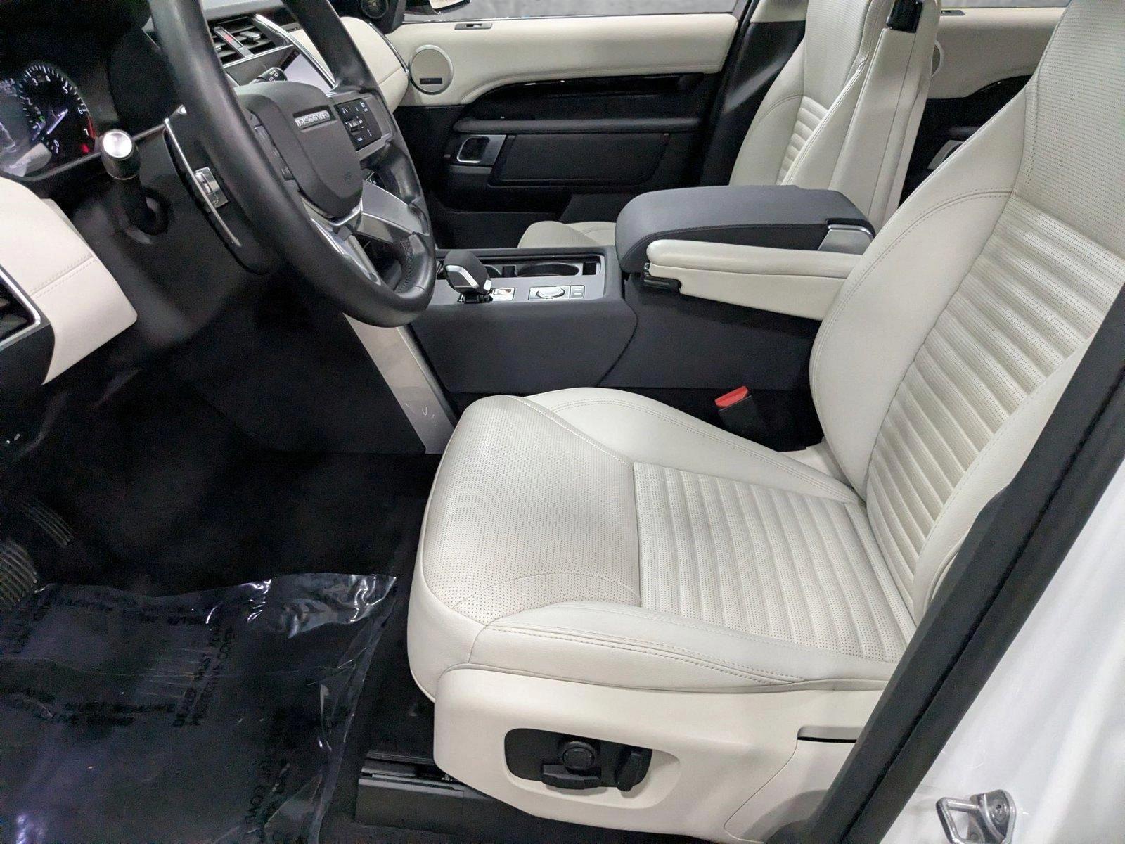 2023 Land Rover Discovery Vehicle Photo in Pompano Beach, FL 33064