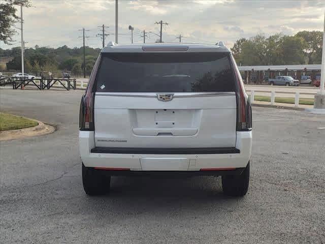 2017 Cadillac Escalade Vehicle Photo in DENTON, TX 76210-9321