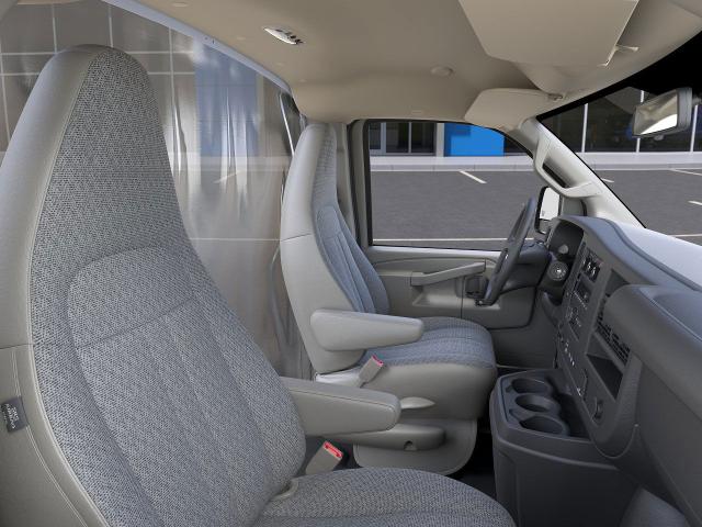 2025 Chevrolet Express Cutaway 4500 Vehicle Photo in PAWLING, NY 12564-3219