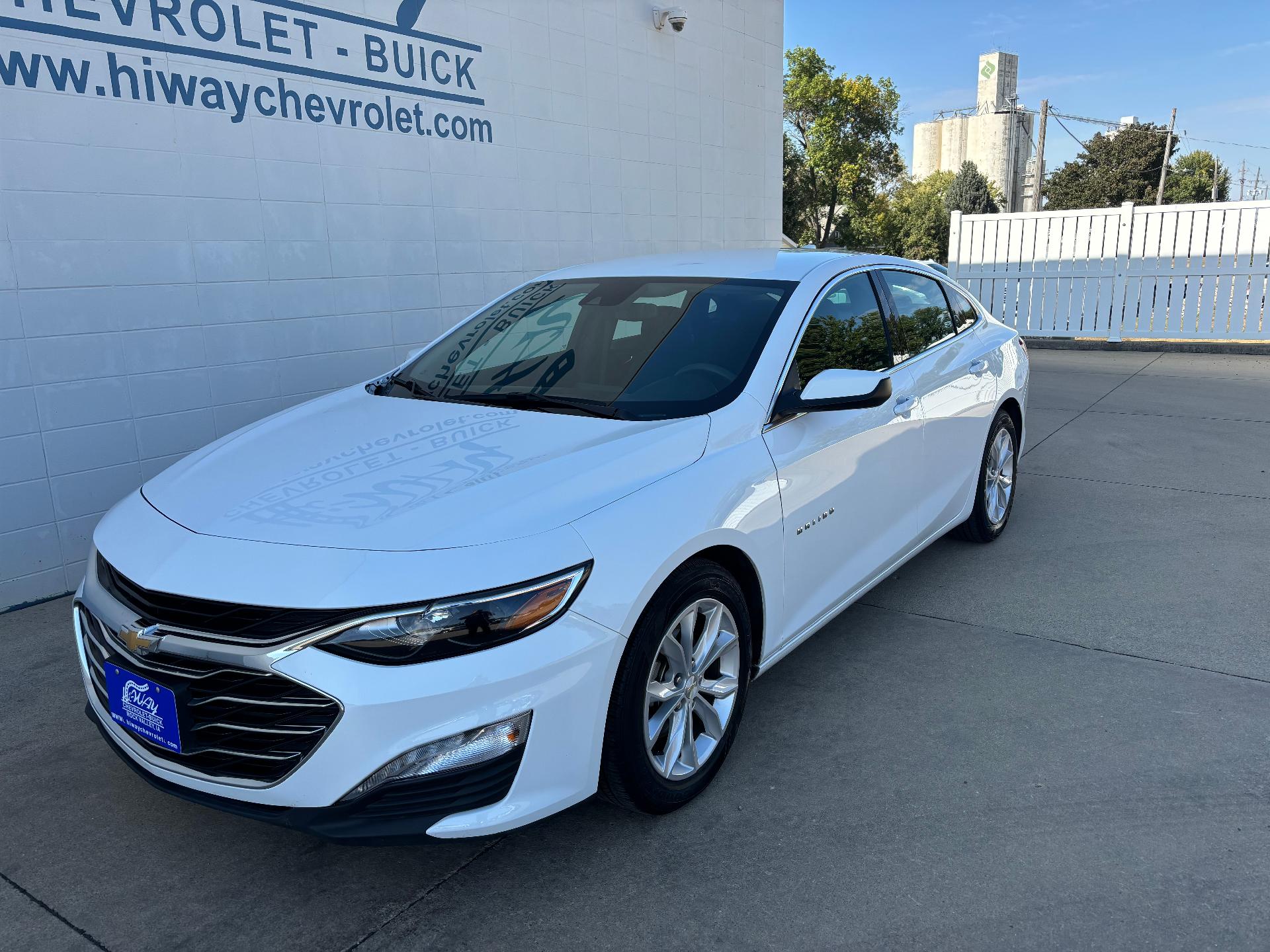 Used 2023 Chevrolet Malibu 1LT with VIN 1G1ZD5ST4PF138821 for sale in Rock Valley, IA