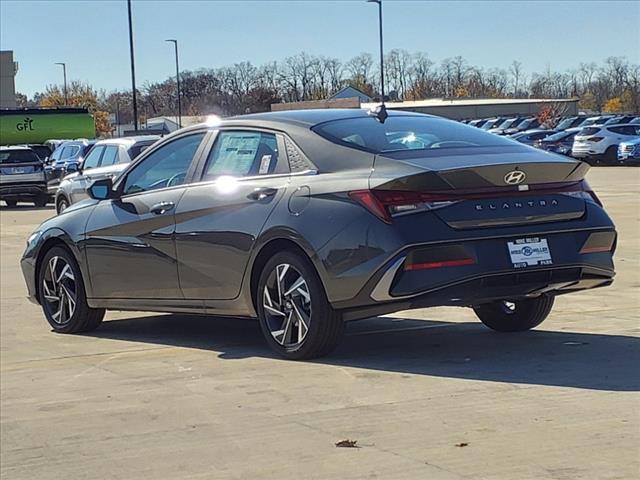 2025 Hyundai ELANTRA Vehicle Photo in Peoria, IL 61615