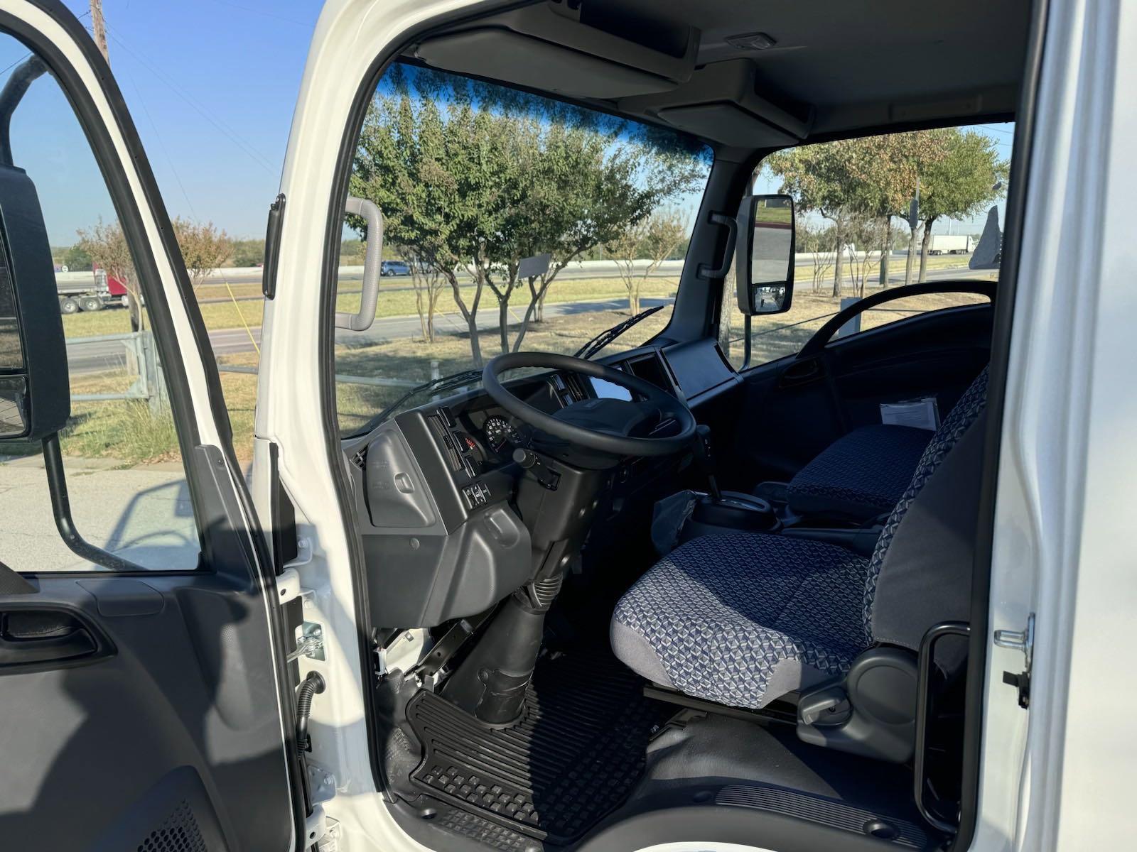 2025 Chevrolet Low Cab Forward 5500 XG Vehicle Photo in GEORGETOWN, TX 78626-7508