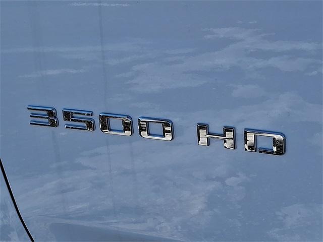 2024 Chevrolet Silverado 3500 HD Chassis Cab Vehicle Photo in MILFORD, DE 19963-6122