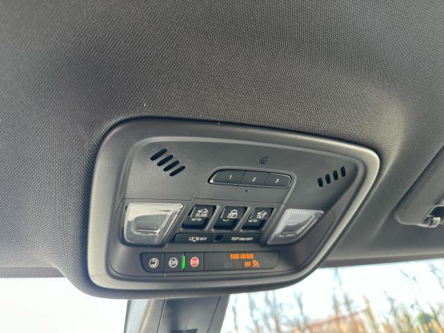 2022 Chevrolet Traverse Vehicle Photo in Roslyn, NY 11576