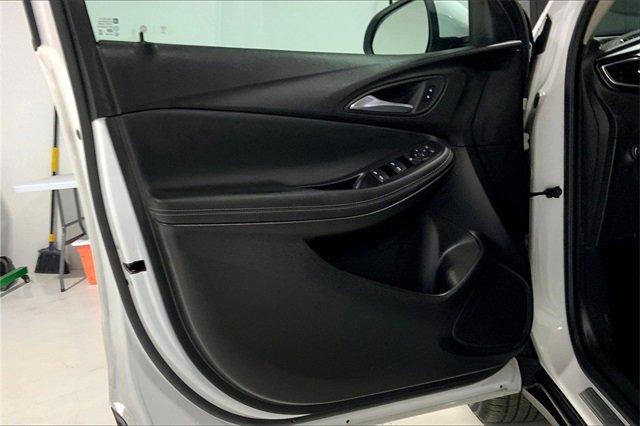 2022 Buick Encore GX Vehicle Photo in TOPEKA, KS 66609-0000