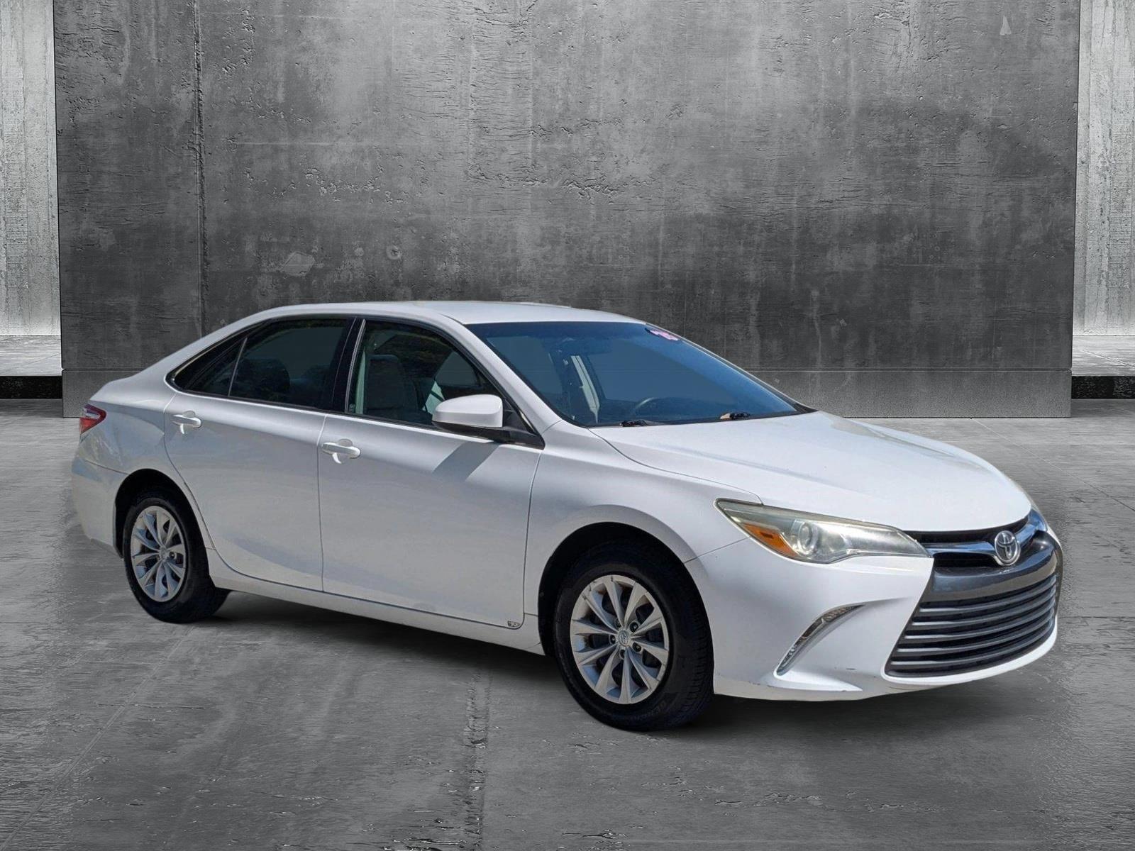 2015 Toyota Camry Vehicle Photo in PEMBROKE PINES, FL 33024-6534