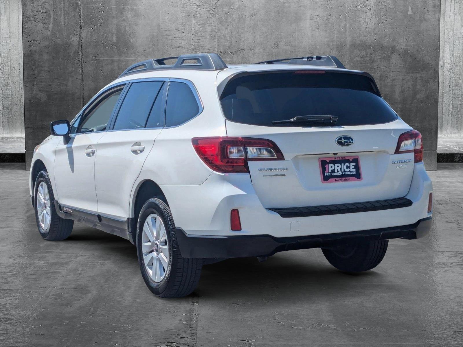 2017 Subaru Outback Vehicle Photo in Valencia, CA 91355