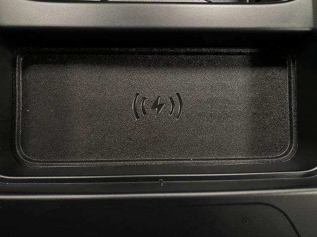 2023 Land Rover Defender Vehicle Photo in Appleton, WI 54913