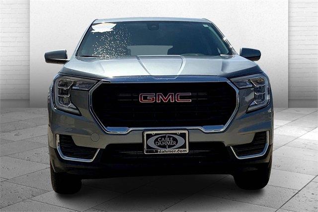 2024 GMC Terrain Vehicle Photo in TOPEKA, KS 66609-0000