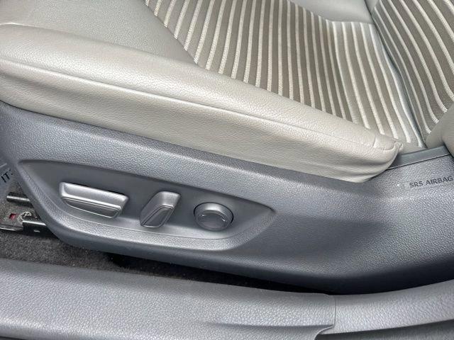 2021 Toyota Camry Vehicle Photo in MEDINA, OH 44256-9631