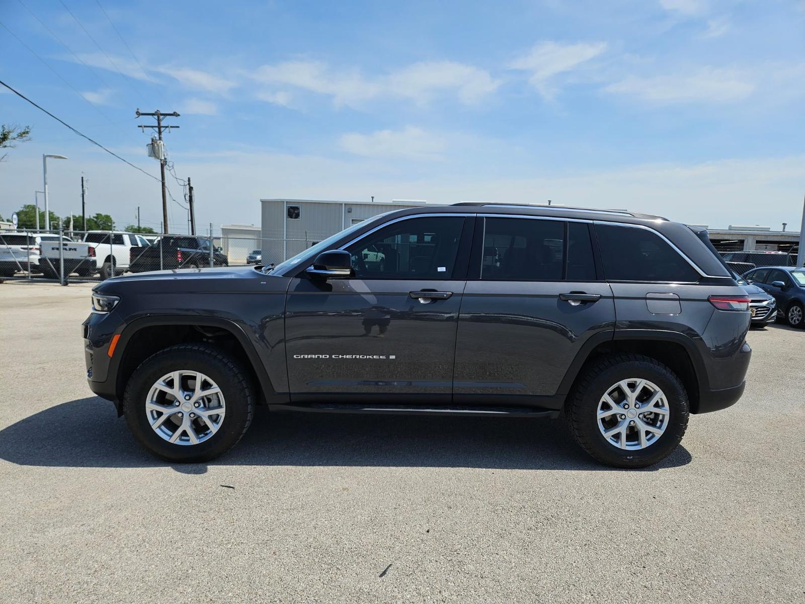 2023 Jeep Grand Cherokee Vehicle Photo in Seguin, TX 78155