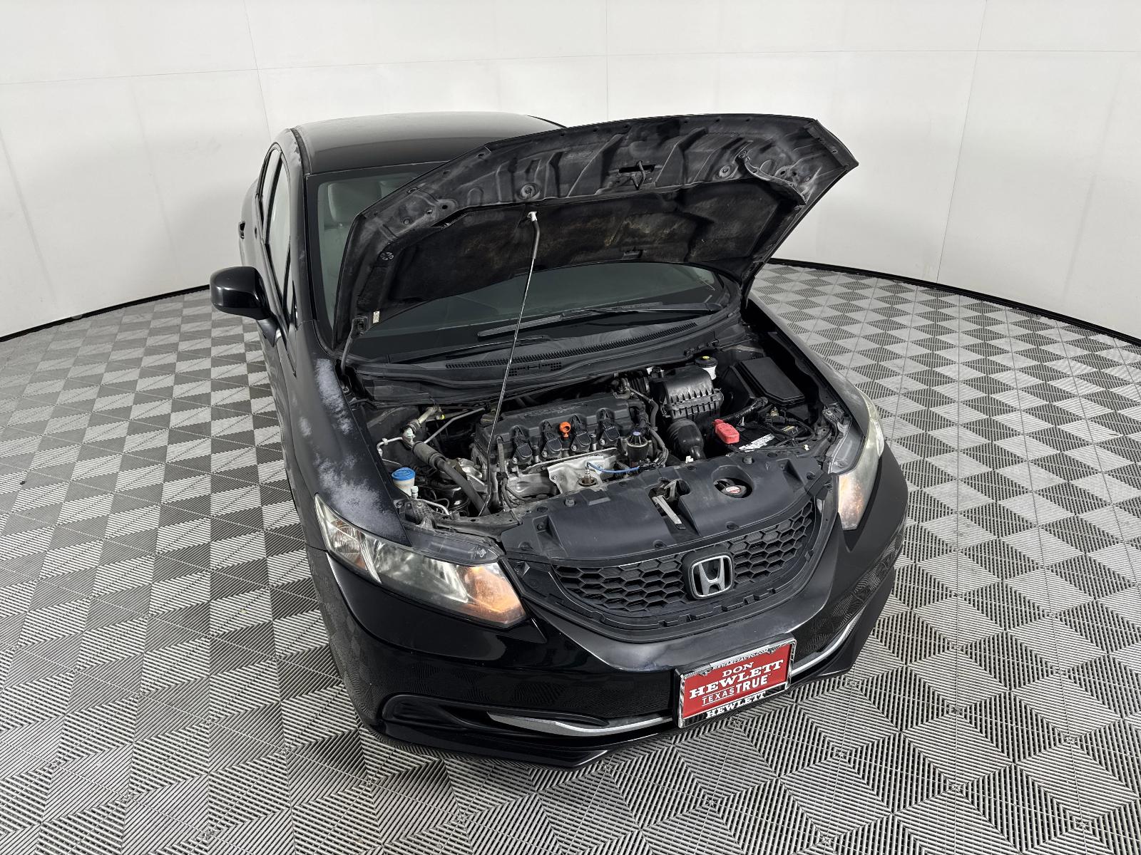2013 Honda Civic Sdn Vehicle Photo in GEORGETOWN, TX 78626-7508