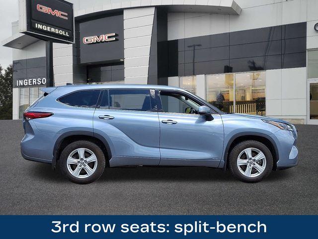 2022 Toyota Highlander Vehicle Photo in WATERTOWN, CT 06795-3318